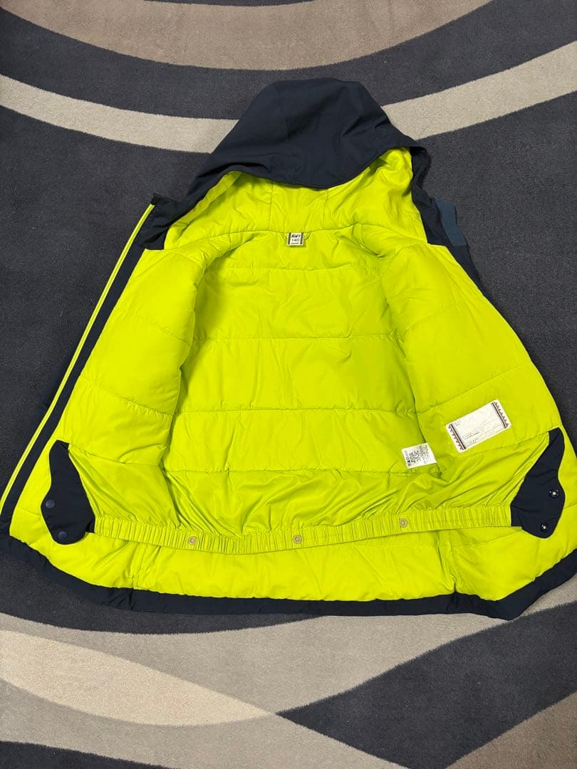 mont-bell キッズ　スキージャケット　中綿入り　サイズ140cm