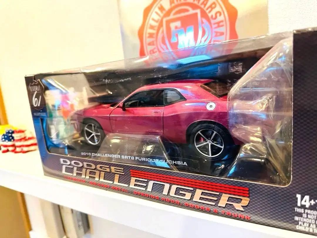 1/18 2010 ダッジチャレンジャーSRT8 ミニカー