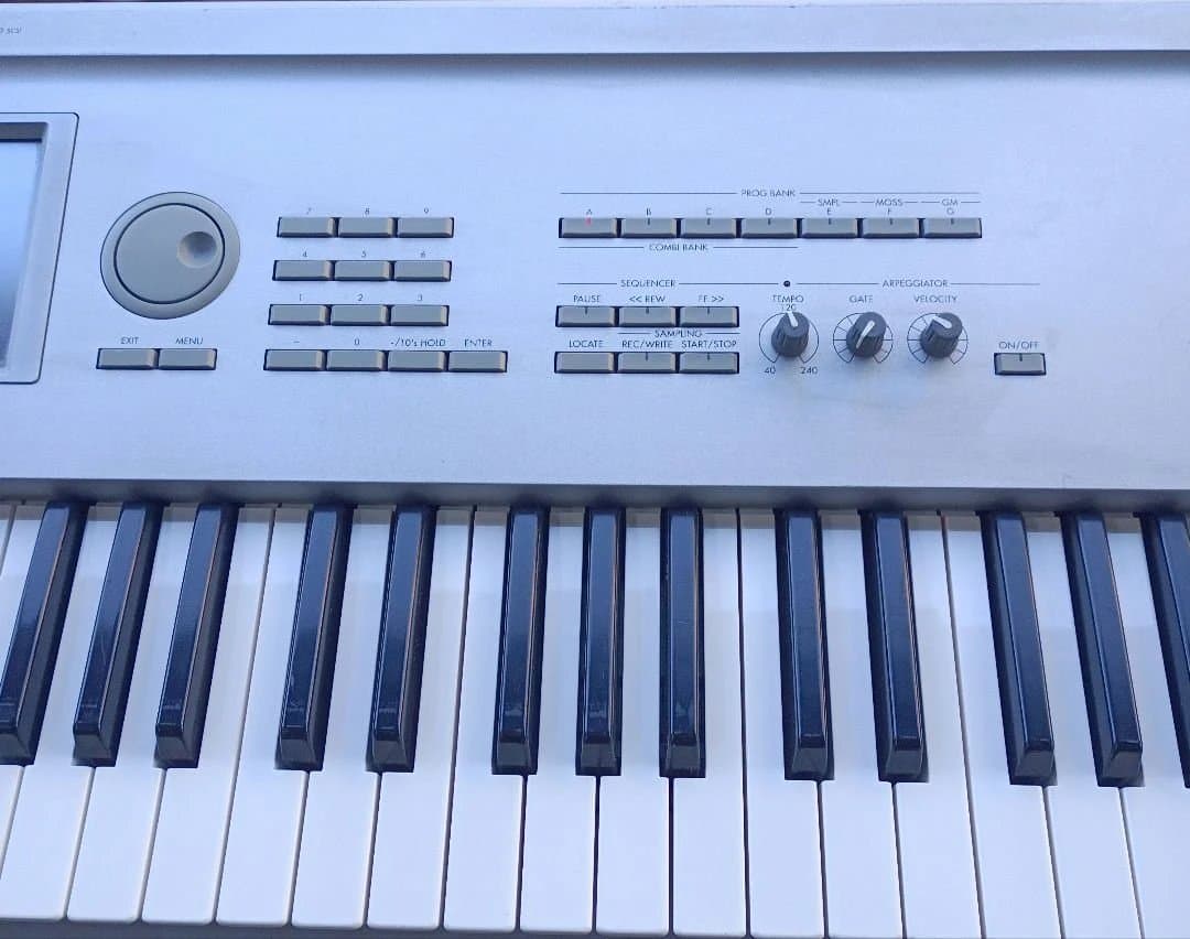 KORG TRITON Pro シンセサイザー シルバー