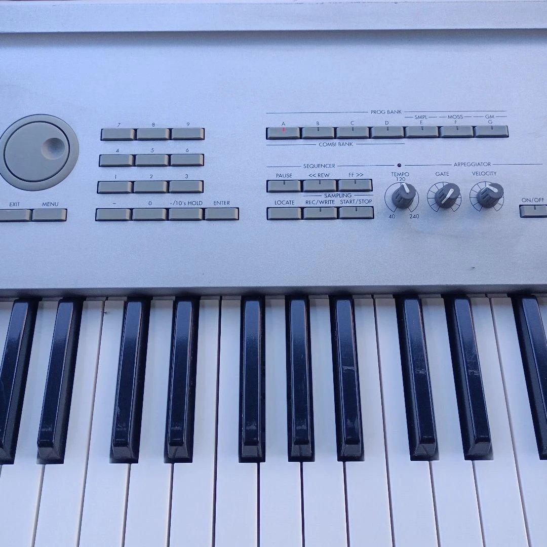 KORG TRITON Pro シンセサイザー シルバー