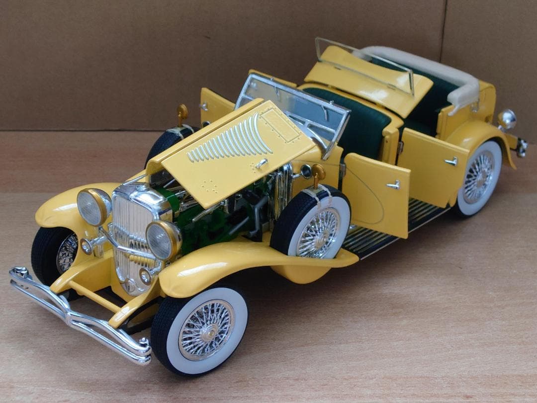 1/18 デューセンバーグ2 イエロー ディカプリオ仕様 ダイキャスト製ミニカー