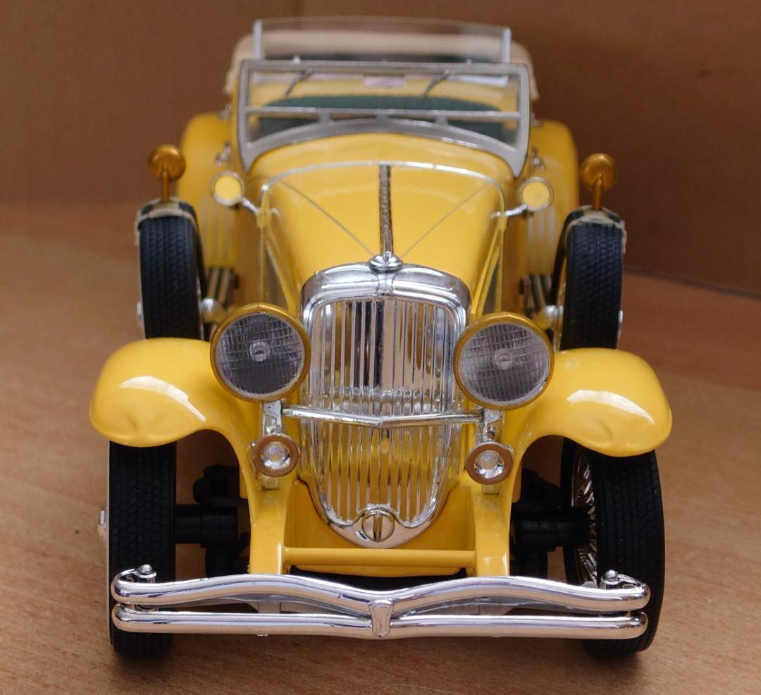 1/18 デューセンバーグ2 イエロー ディカプリオ仕様 ダイキャスト製ミニカー