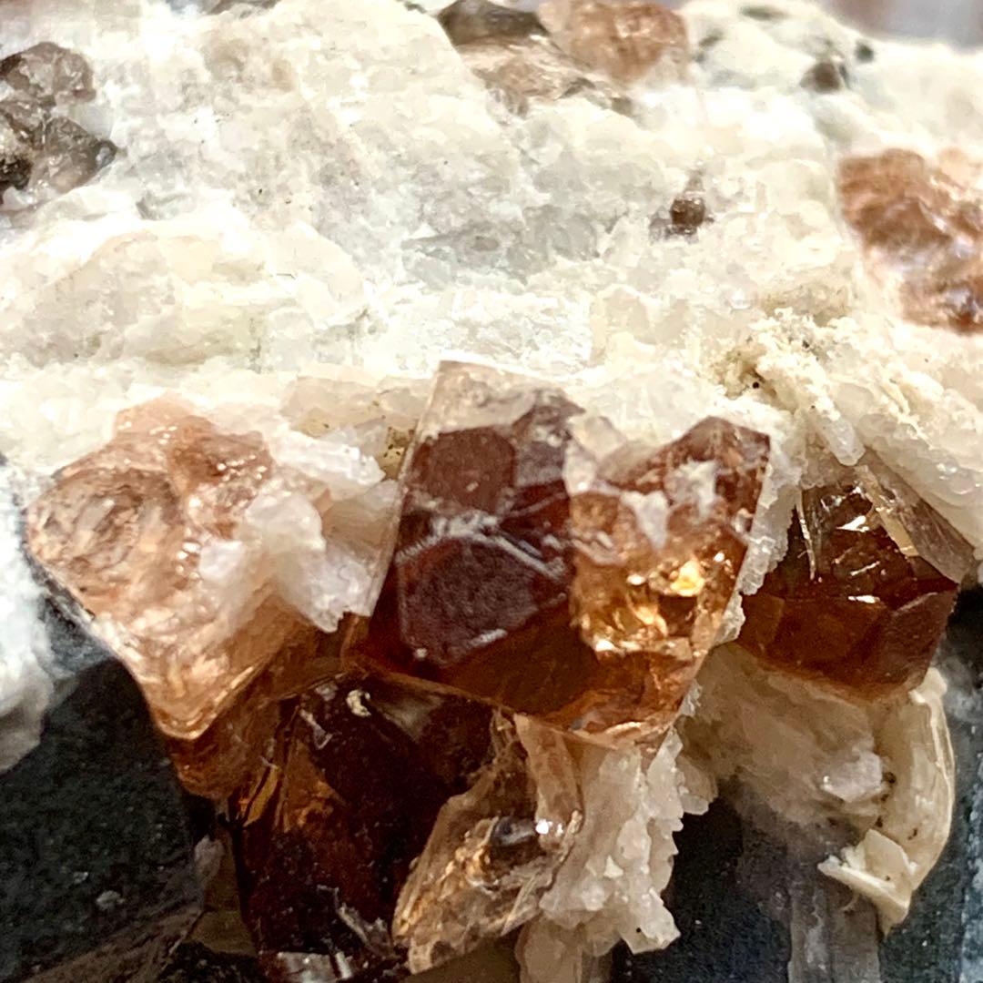 珍品！トパーズ共生標本E/黒水晶/モスコバイト/スカルドゥ産