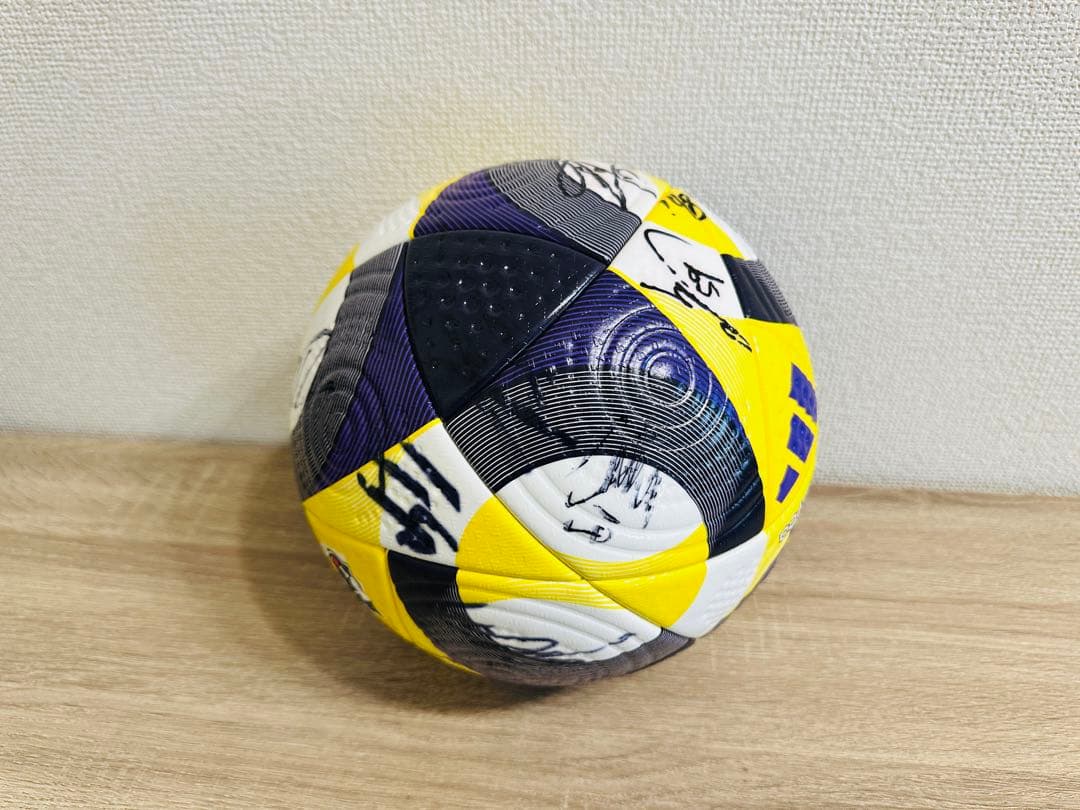 ベガルタ仙台　選手サイン入り　サッカーボール