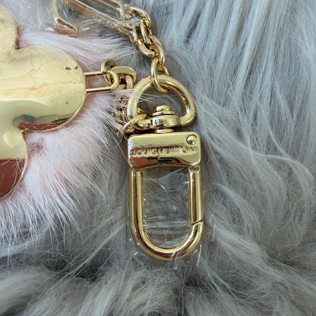 BIGSALE Louis Vuitton フラワーキーホルダー