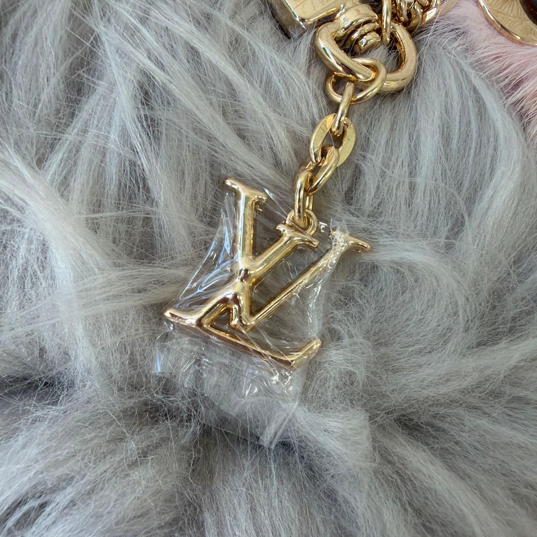 BIGSALE Louis Vuitton フラワーキーホルダー