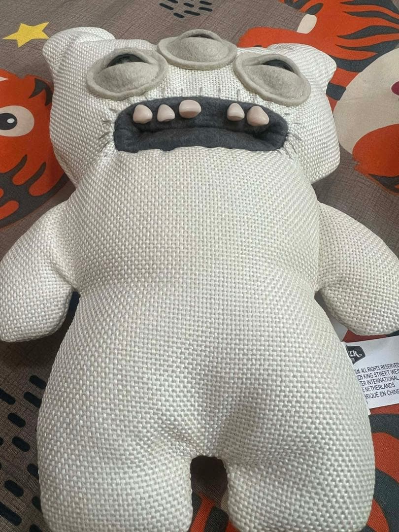 FUGGLER MONSTER ファグラー　三つ目の白い　ぬいぐるみ