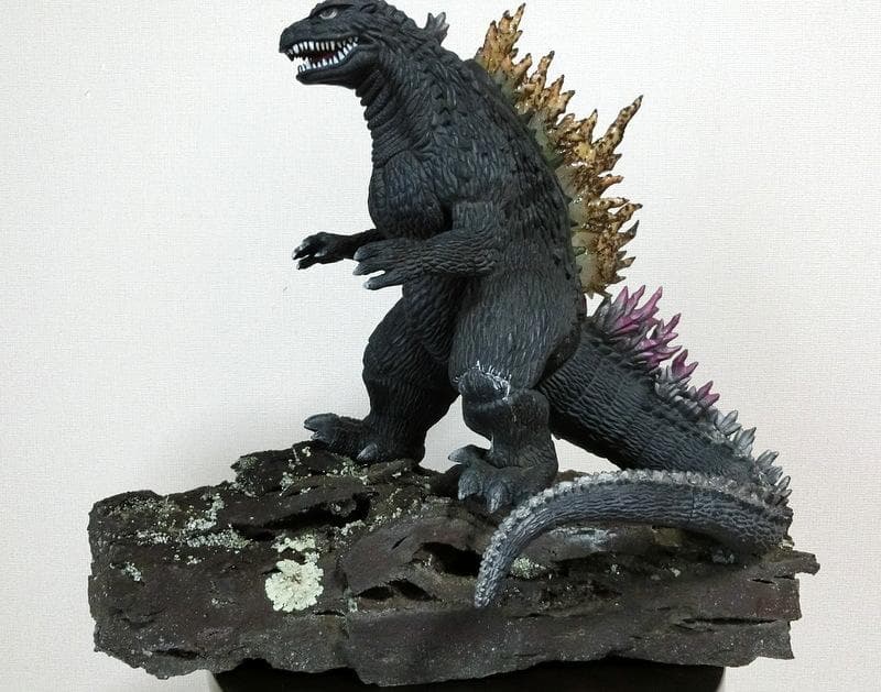 ゴジラ フィギュア 苔 溶岩プレート 台座 横49×高さ39cm 制作品
