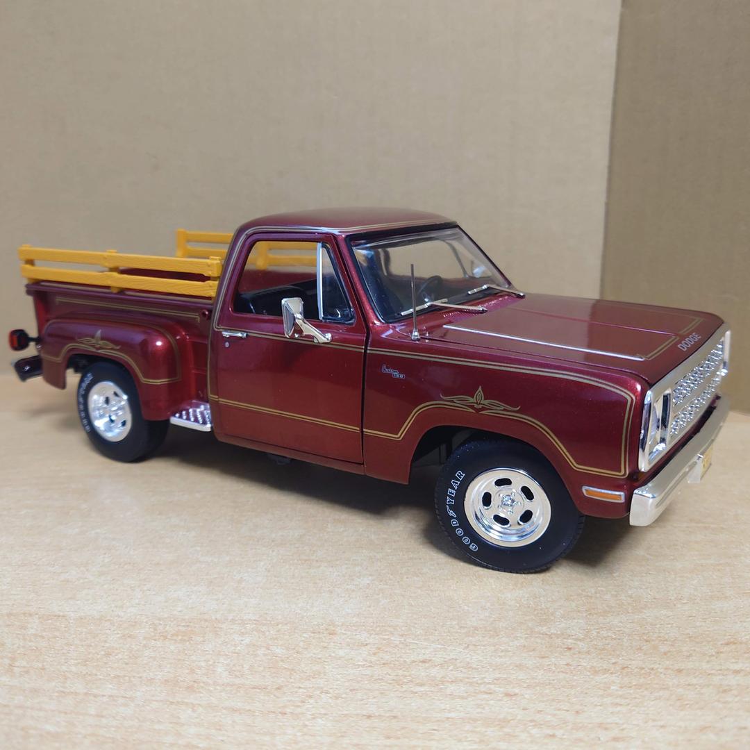 1/18 ダッジD100 ステップサイド ウォーロック II 1979