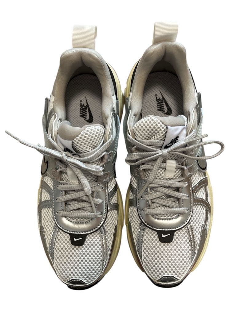 （美品）NIKE ナイキV2K RUN 25.5cm