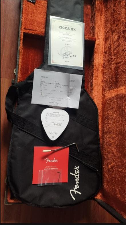 ギター Fender Char Mustang Zicca Limited Model