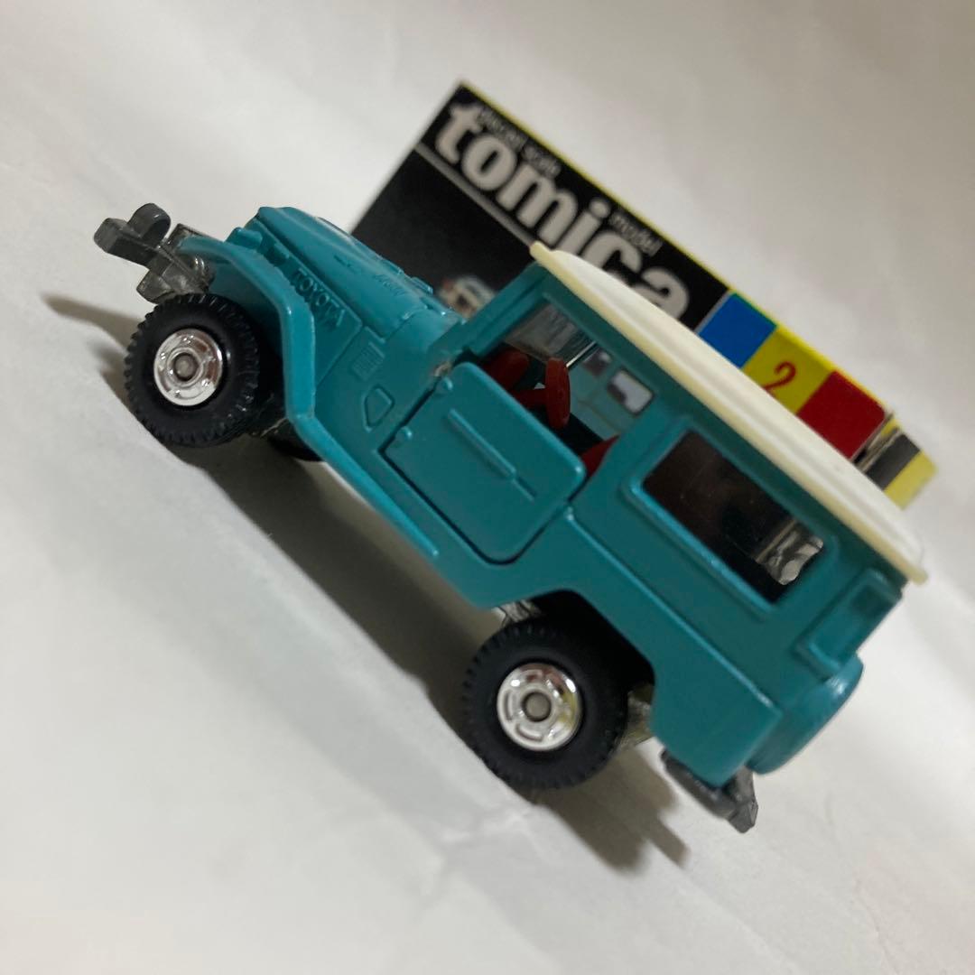 トミカトヨタラウンドクルーザーです。黒箱トミカマーク切り取り欠損。日本製