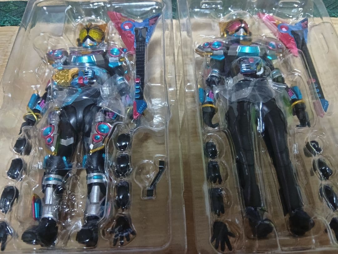 フィギュアーツ　仮面ライダーナーゴビートフォーム、フィーバービートフォーム