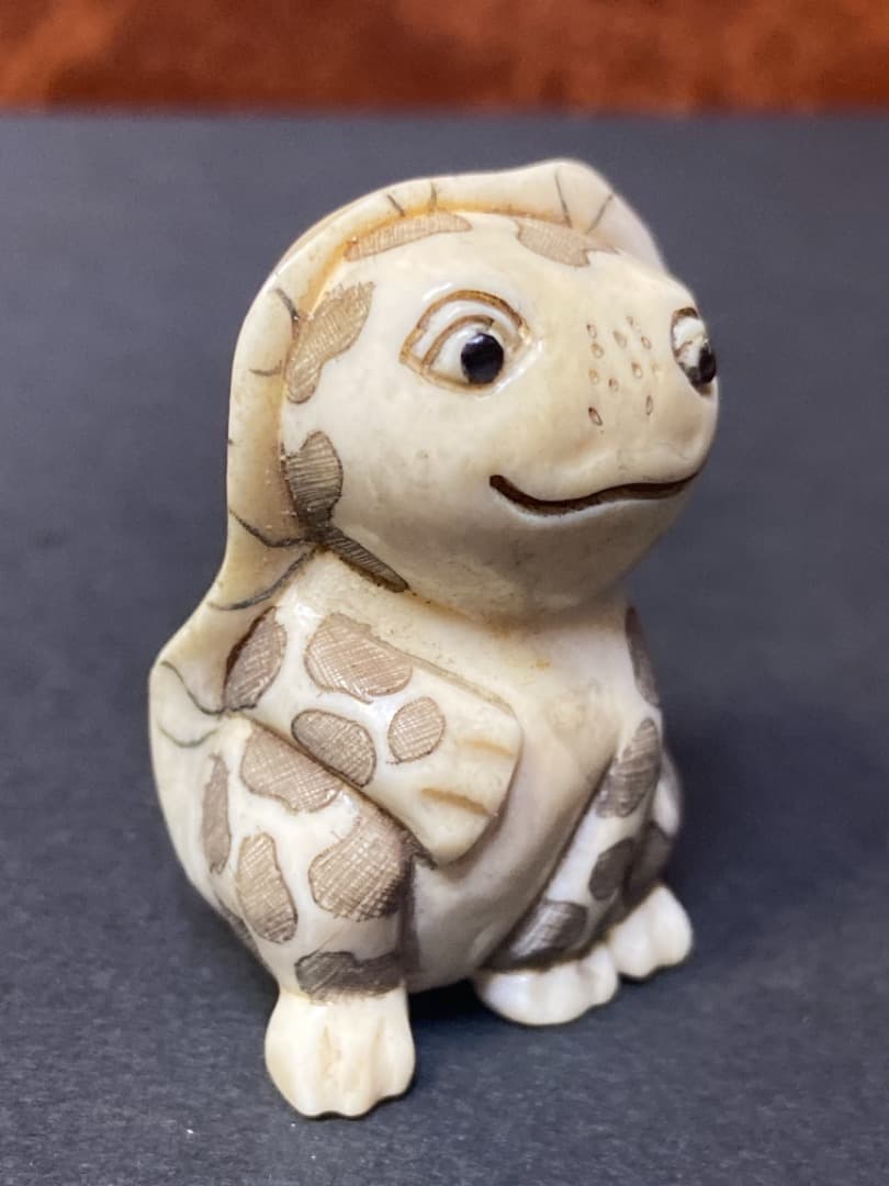 蛙根付  彫刻/印籠・煙草入れ/緒締め/帯留め提げ物・