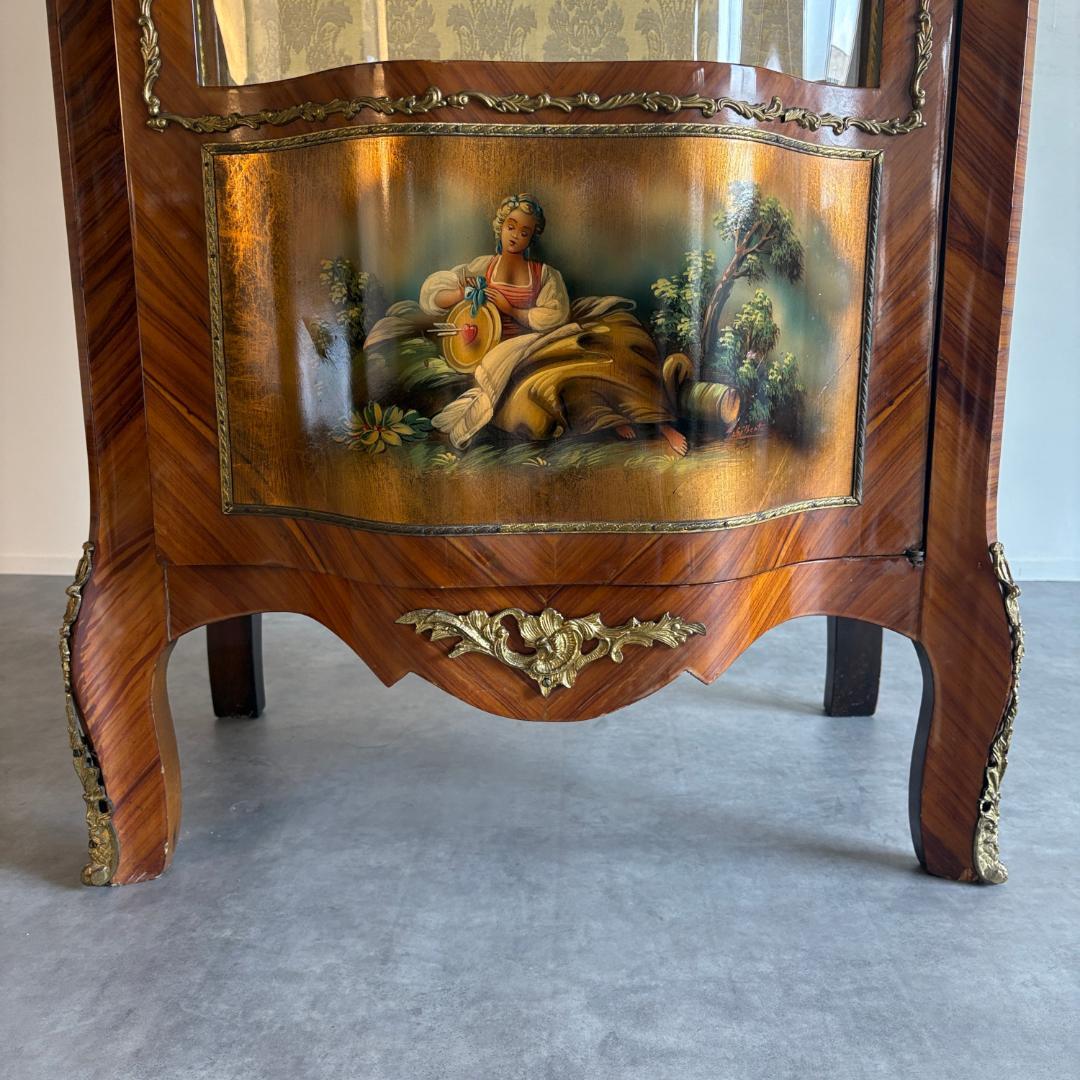 ロココ調 キングウッドキャビネット サーペンタイン×オルモル装飾