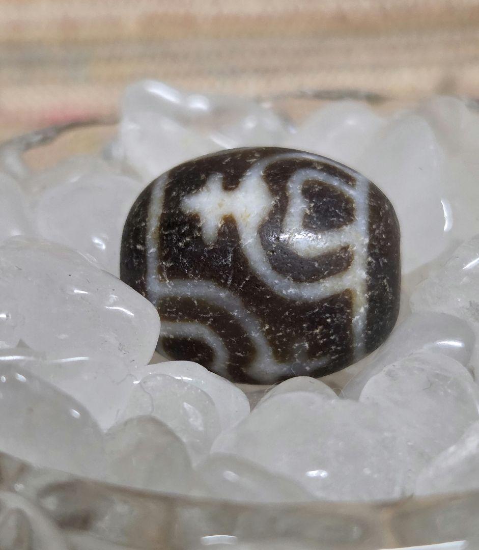 053　天珠　楕円形　長壽寶瓶蓮花天珠　dzibeads！