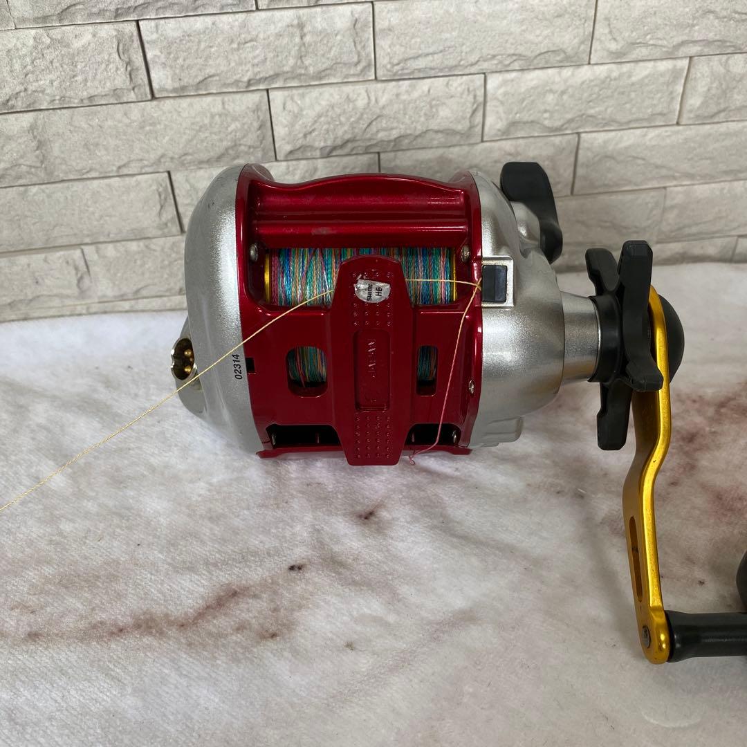 3000 PLAYS 電動リール 赤/銀　ジャンク品