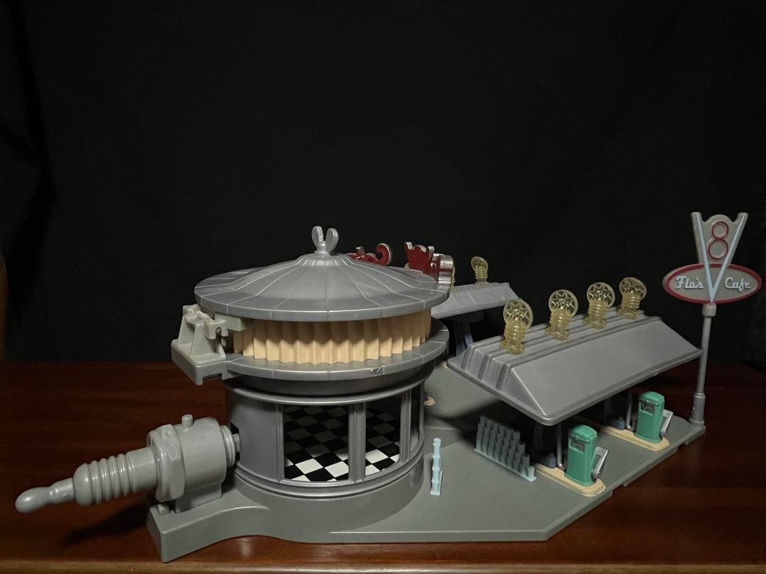 カーズ フロー V8 カフェ