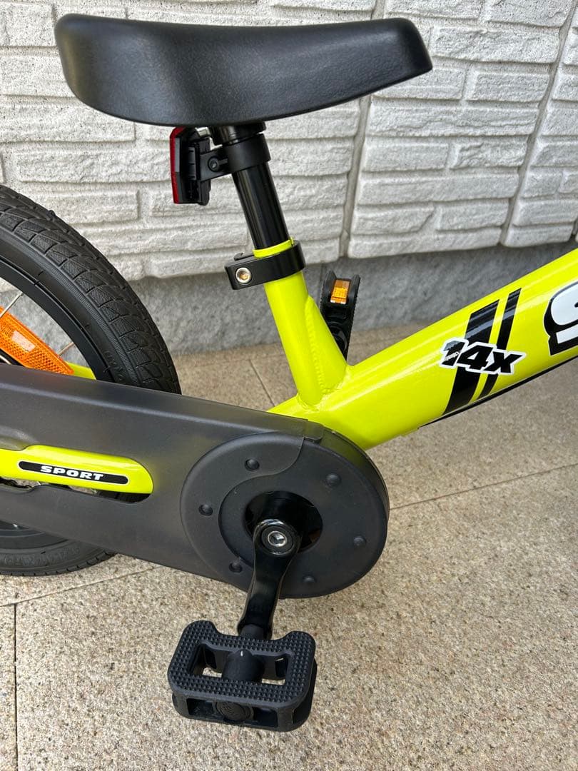 ストライダー14インチ ライムグリーン