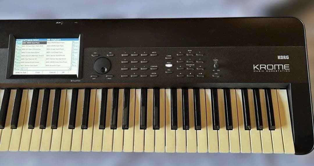 KORG KROME-73 ペダル・ケース付 動作良好