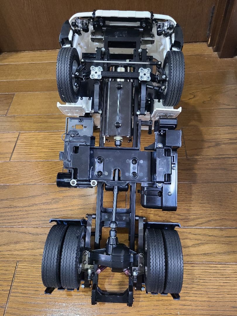 タミヤ 1/14 ビッグトラック メルセデス アロクス 4×2シャーシ ジャンク