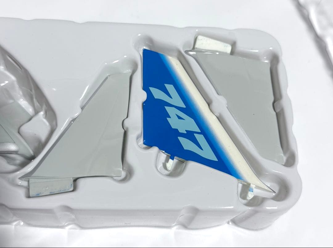 hogan 1/200 B747-8 ボーイングハウスカラー