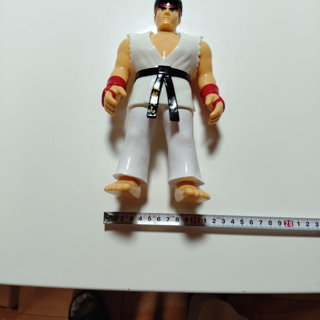 リュウ フィギュア 白い道着 バンダイ