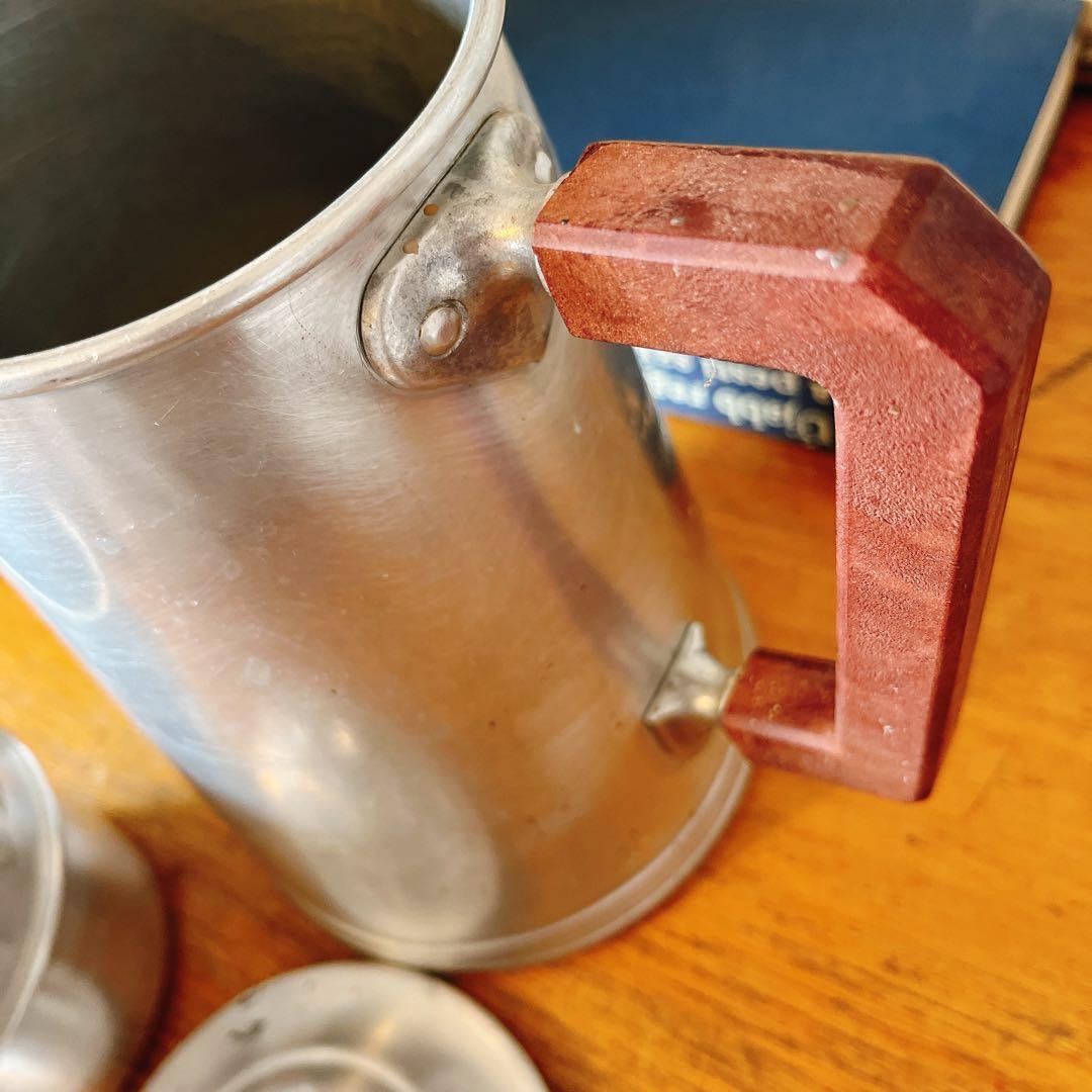 木の取手が可愛いアルミのティーポット