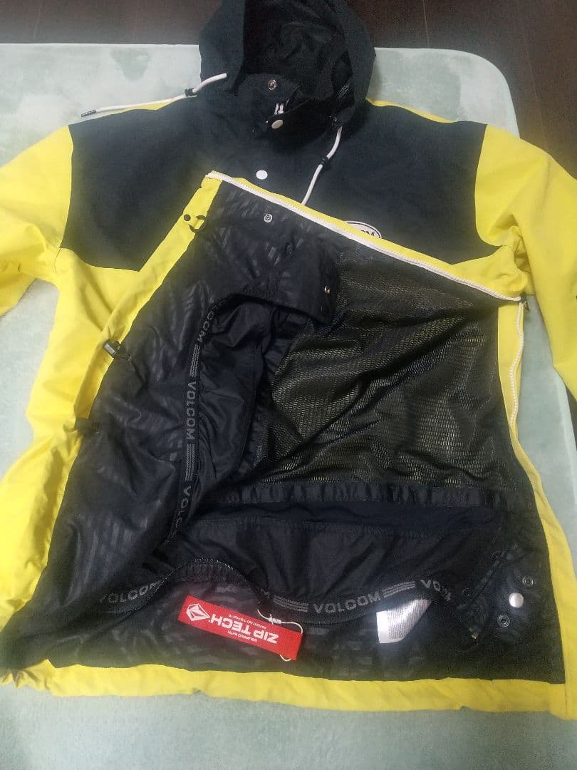 VOLCOM　アノラック　アーサー•ロンゴ