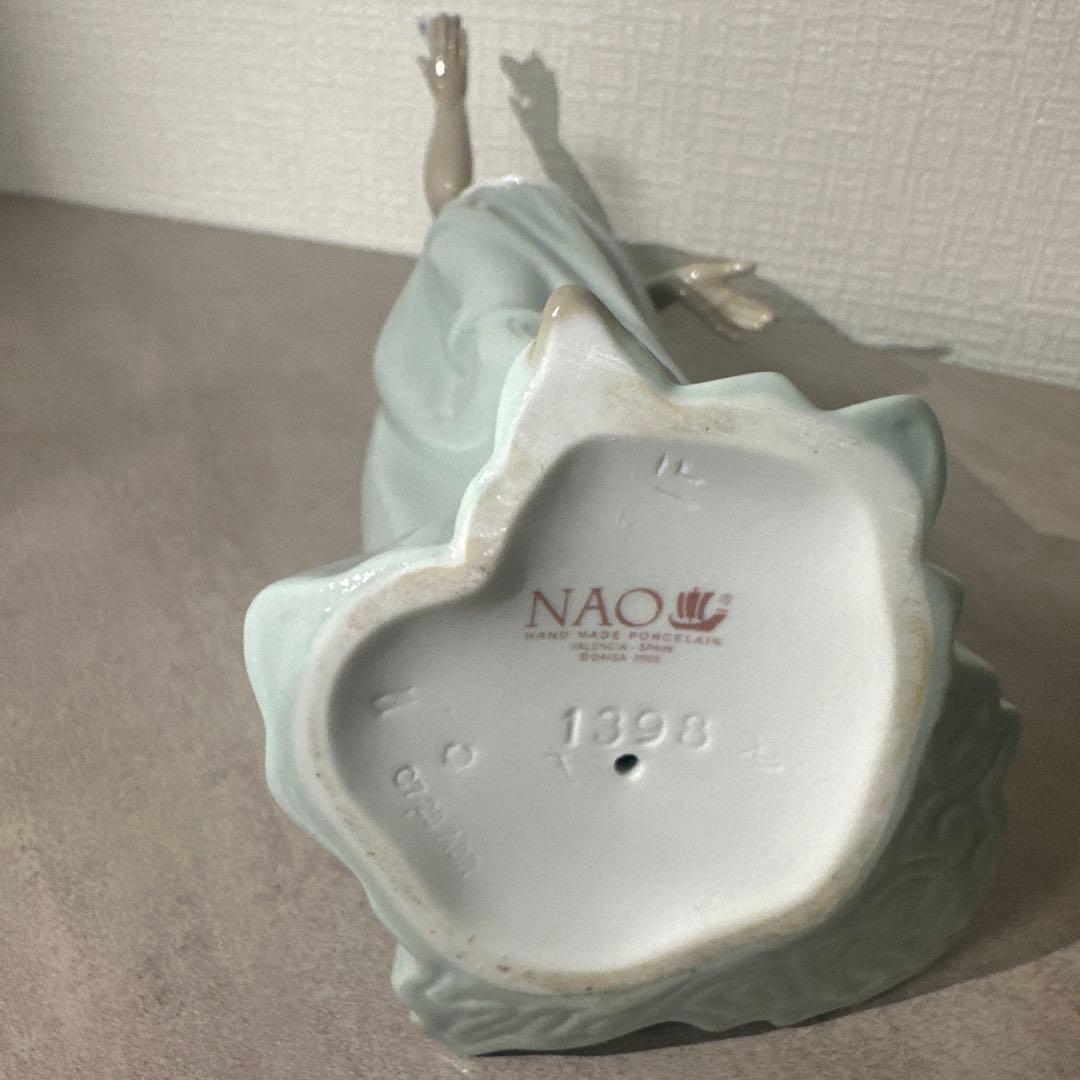 【美品】Nao リヤドロ 蝶と戯れてGirl Holding Butterfly