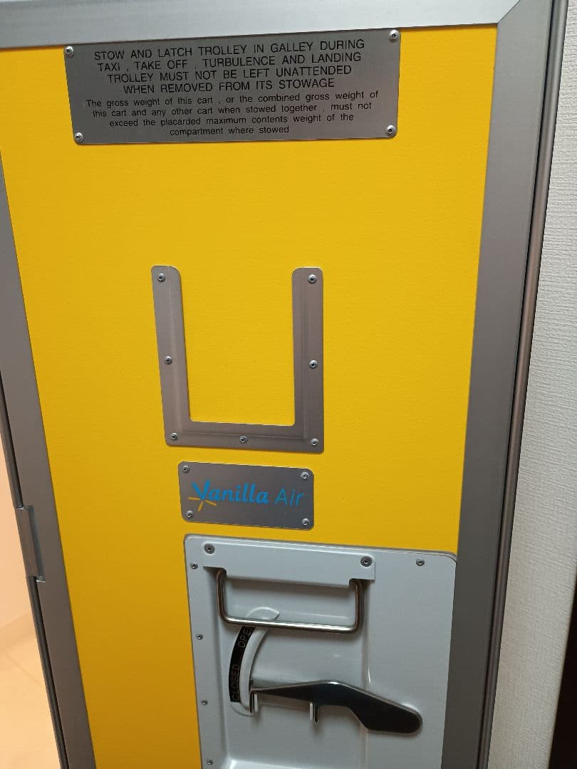 新古品★元バニラエア　カート　※ドロワー4つ・機内食用トレイ1個付き