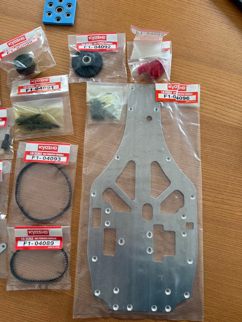 ディアゴスティーニ 週刊フェラーリラジコンカー F2004 オプションパーツ有り