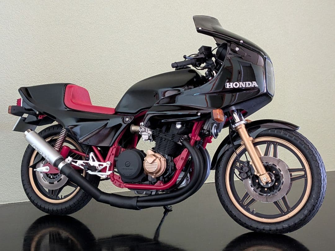 （メル64289） タミヤ　1/6ホンダCB1100R カスタム【完成品】
