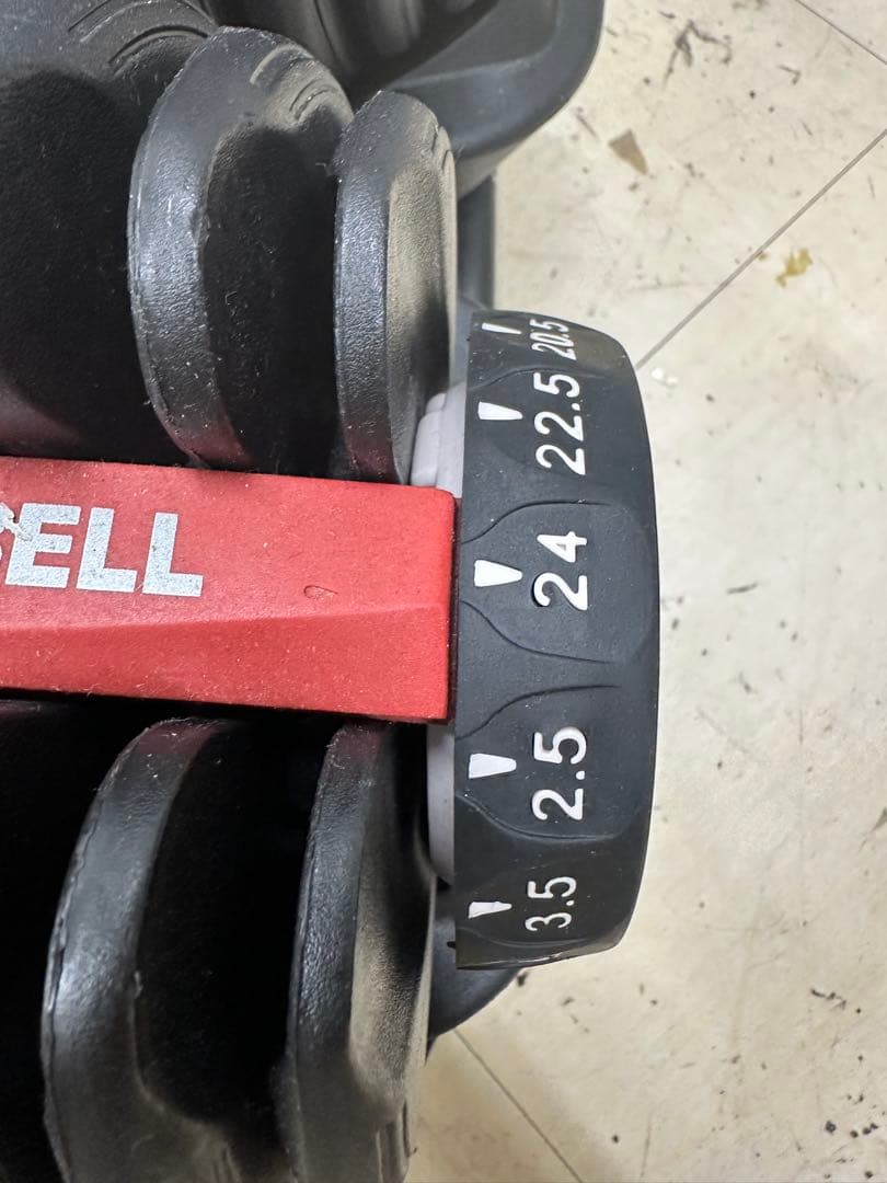 ③ DUMBBELL 可変式ダンベル 2.5kg から24kg 2個　直取のみ