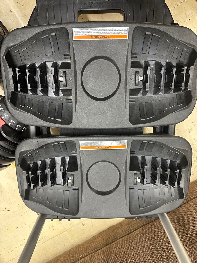 ③ DUMBBELL 可変式ダンベル 2.5kg から24kg 2個　直取のみ