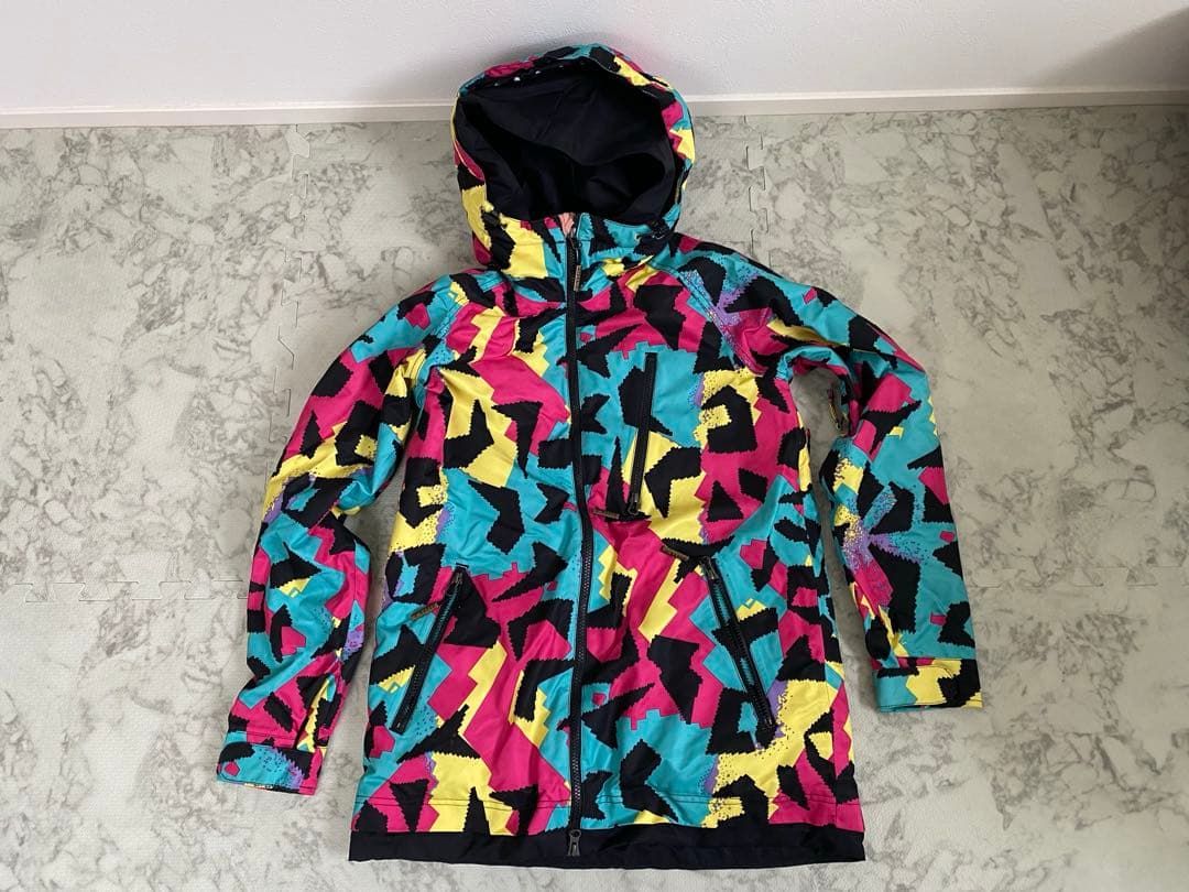 【美品】スノーボードウェアセット（ジャケット・パンツ・手袋・ゴーグル・ニット帽）