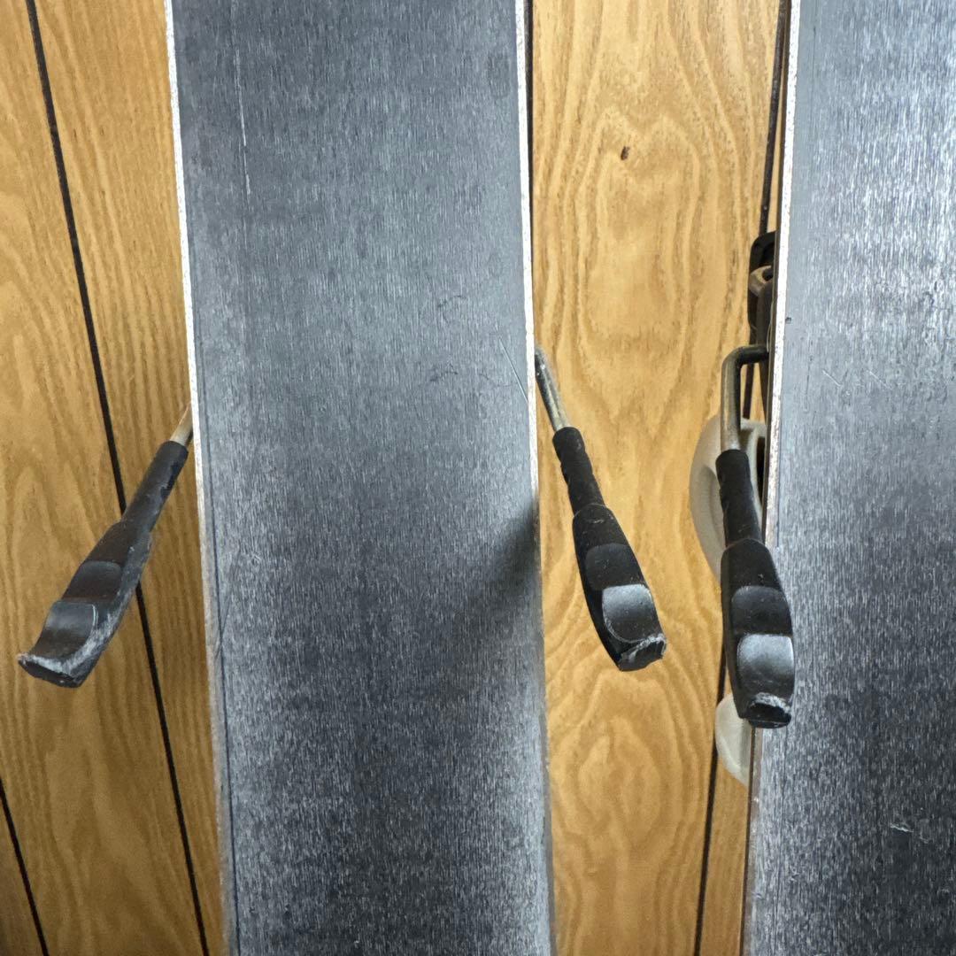 スキー板 ピンクと紫のデザイン　136