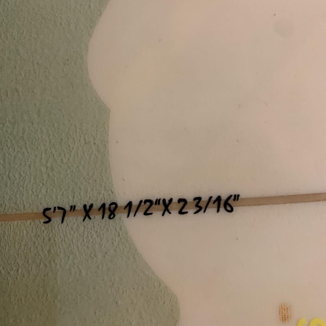 サーフボード　ショートボード　5フィート7インチ