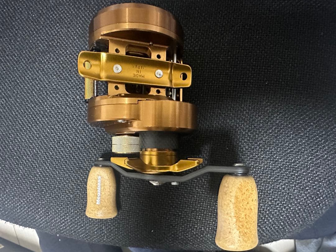 Megabass LIN10C ベイトリール