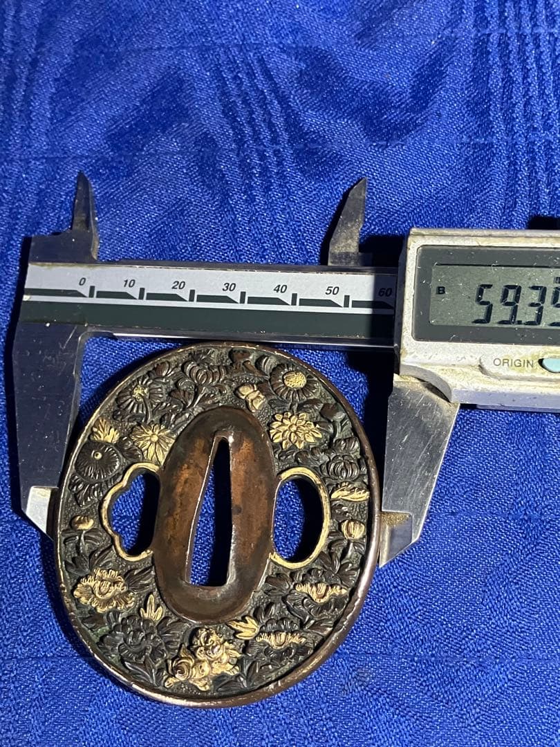 鍔　日本刀　金象嵌　獅子　牡丹　菊　銅鍔　時代物