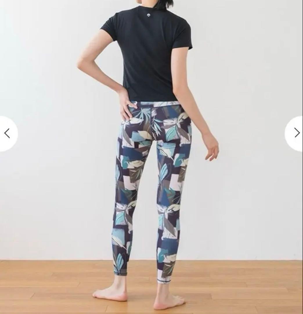 LAVA sukala 葉柄プリント ヨガウェア　上下セット　M