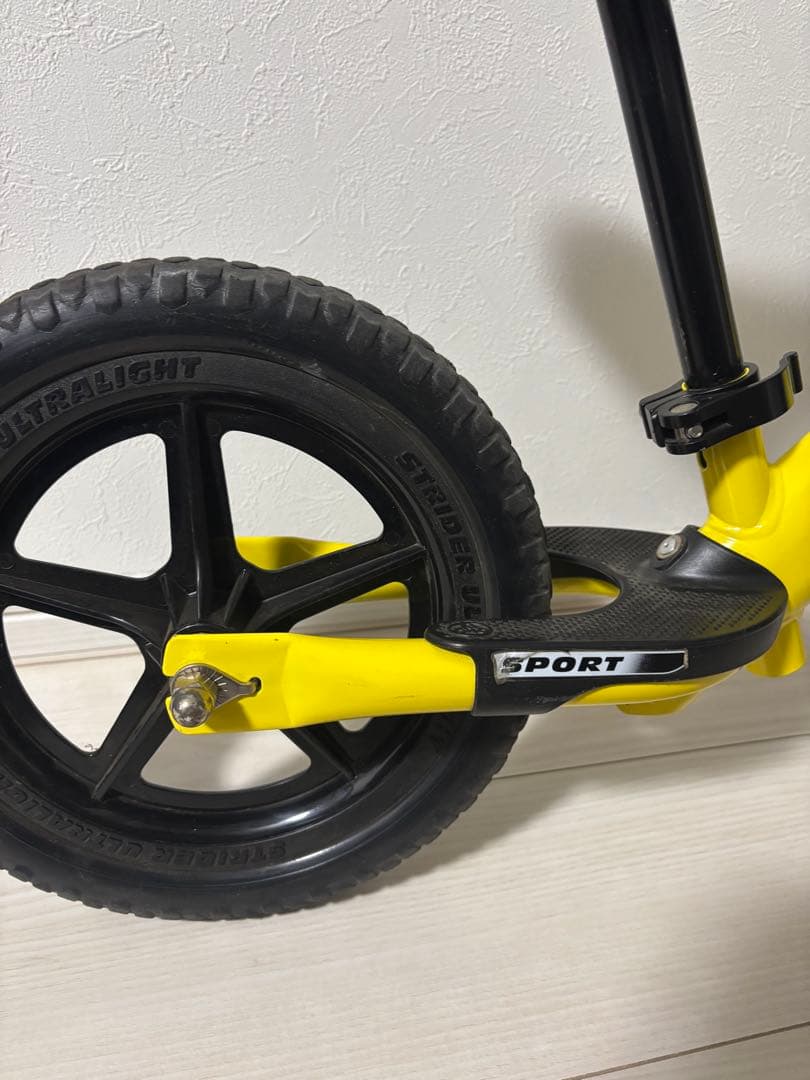 [美品] STRIDER バランスバイク スポーツイエロー