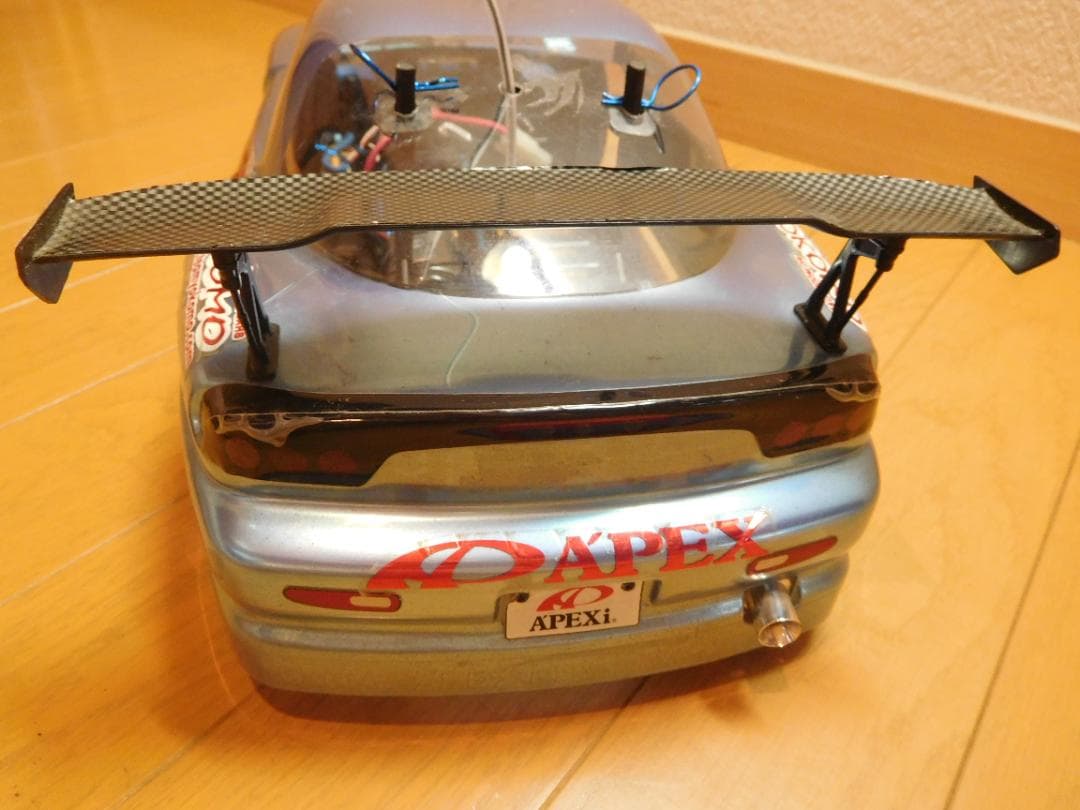 ラジコンカー　1/10 電動カー　4WD