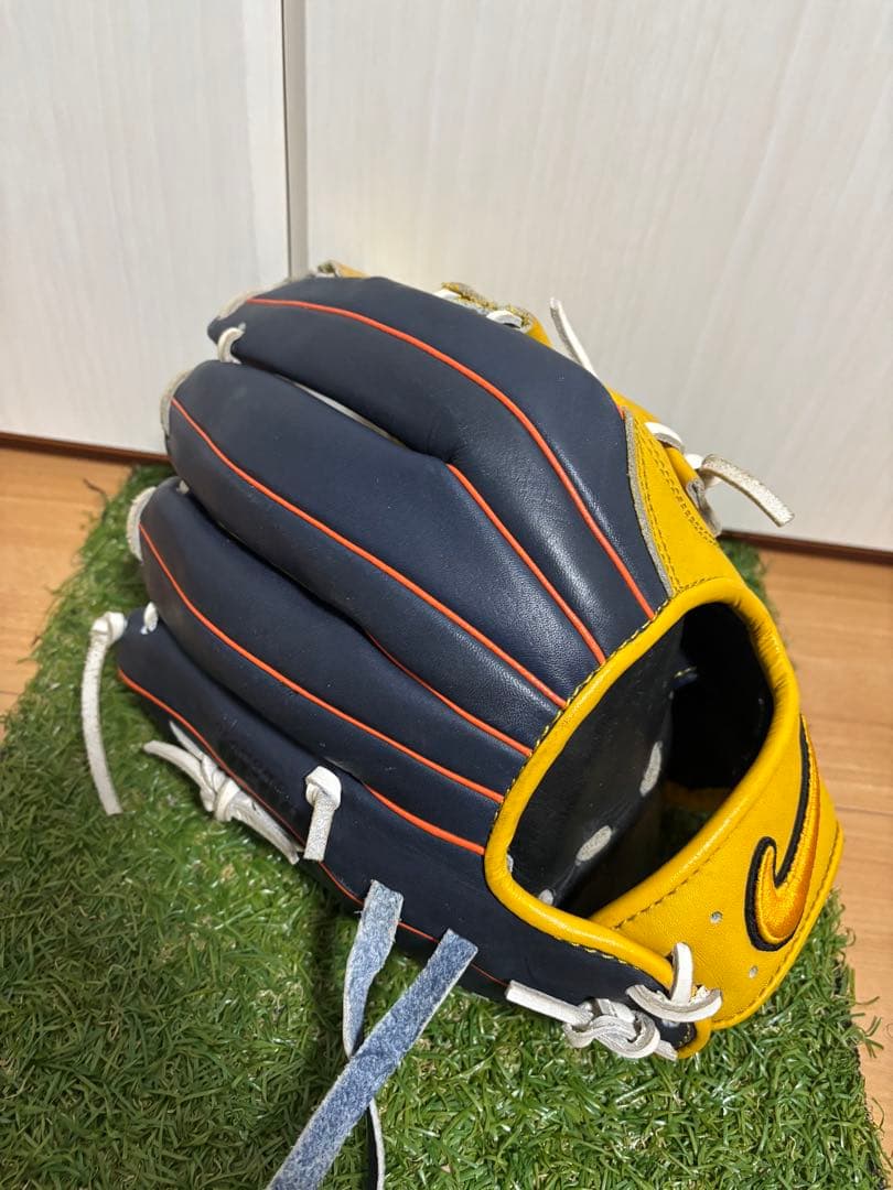 一般軟式　大人用　ナイキ　内野手