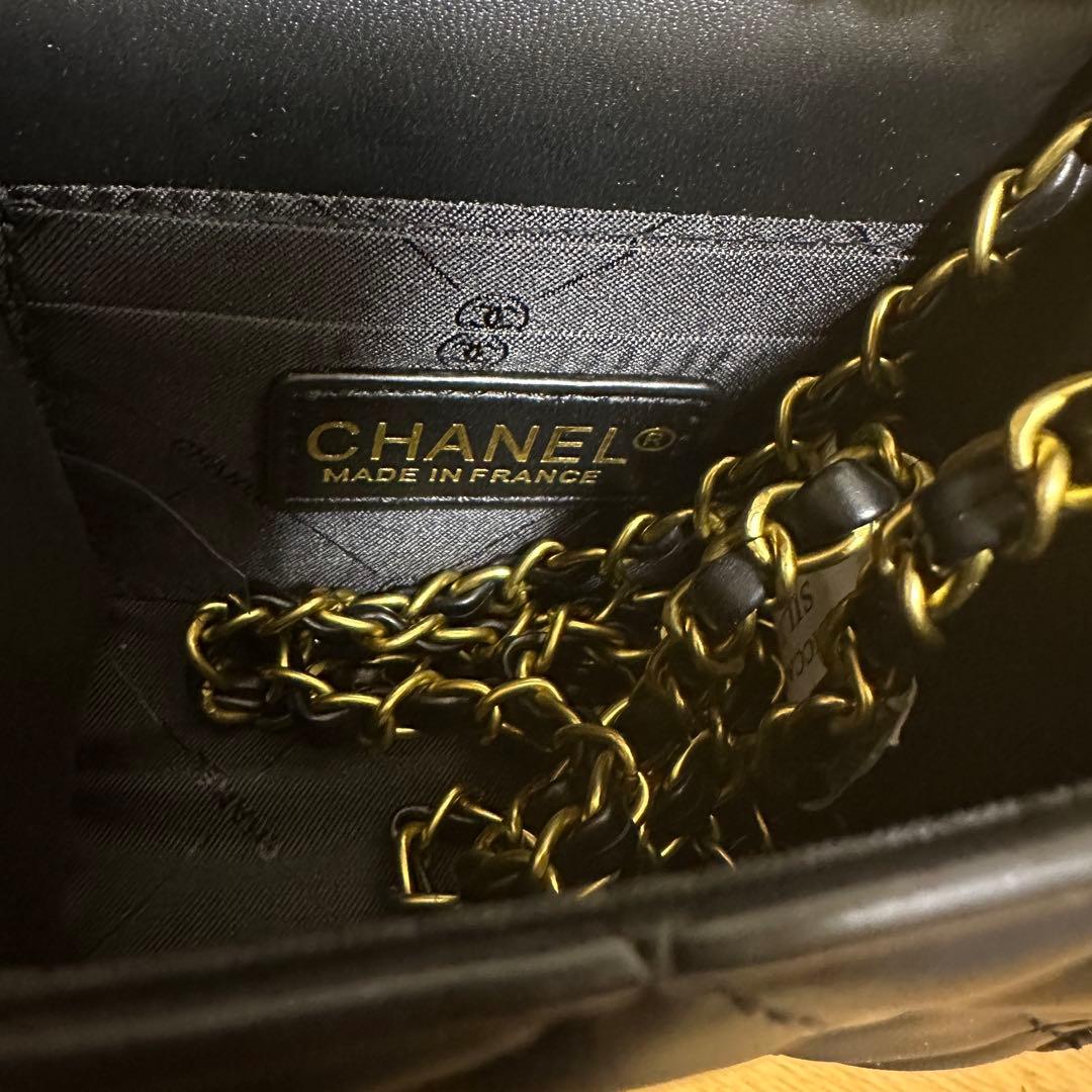 CHANEL ブラック レザー バッグ/ノベルティ