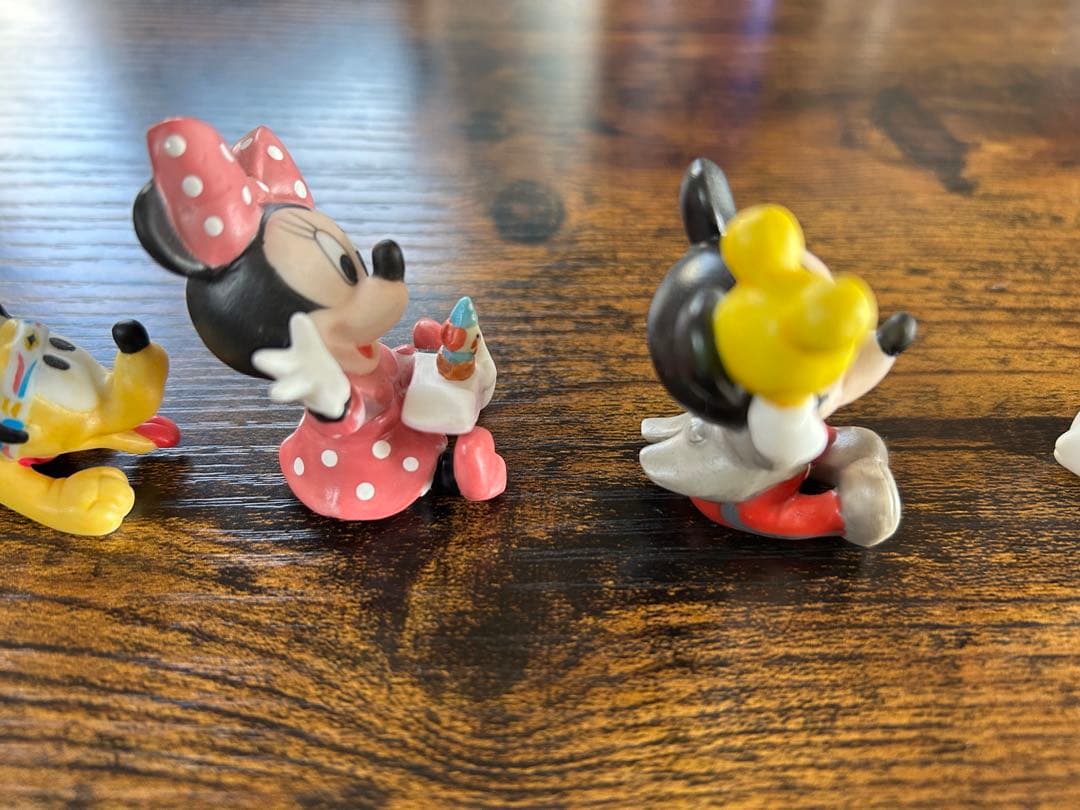 ベビーミッキーマウス&ミニー等　ディズニーキャラクター　陶器　置物