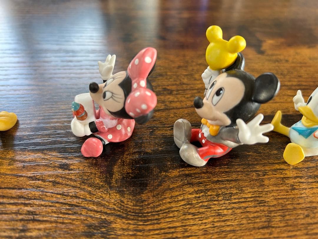 ベビーミッキーマウス&ミニー等　ディズニーキャラクター　陶器　置物