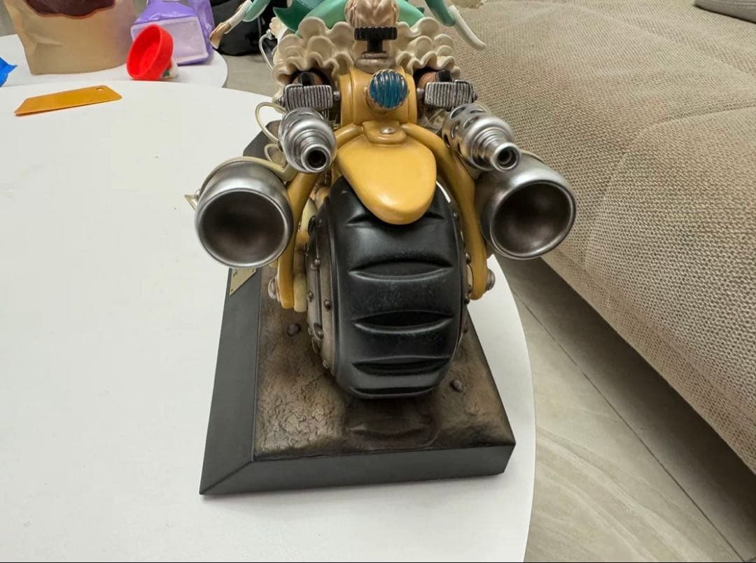 デザイナーズトイ鎌田光司Molly2.0バニーガールの機関車トレトイフィギュア