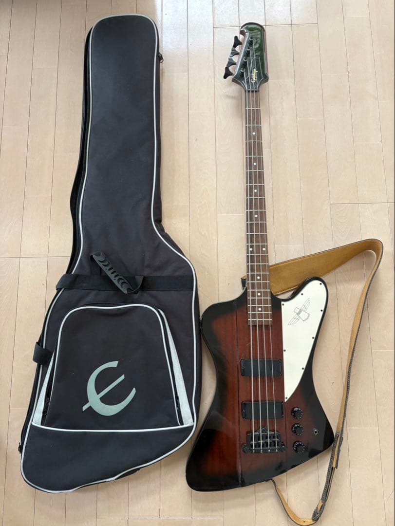 ベース Epiphone Thunderbird