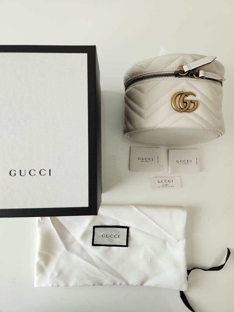 新品　未使用【GUCCI】GGマーモント バニティ ポーチ